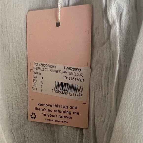 Missguided White Cheese Cloth Plunging Neckline Tie-Front Blouse - Picture 3 of 4